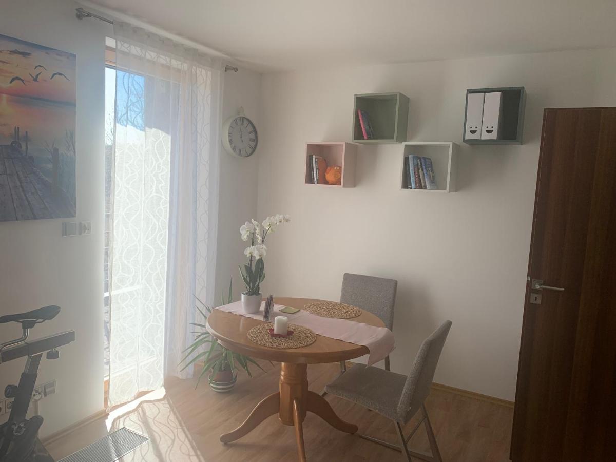 Apartman S Wellness Sluzbami Čerčany Exteriér fotografie